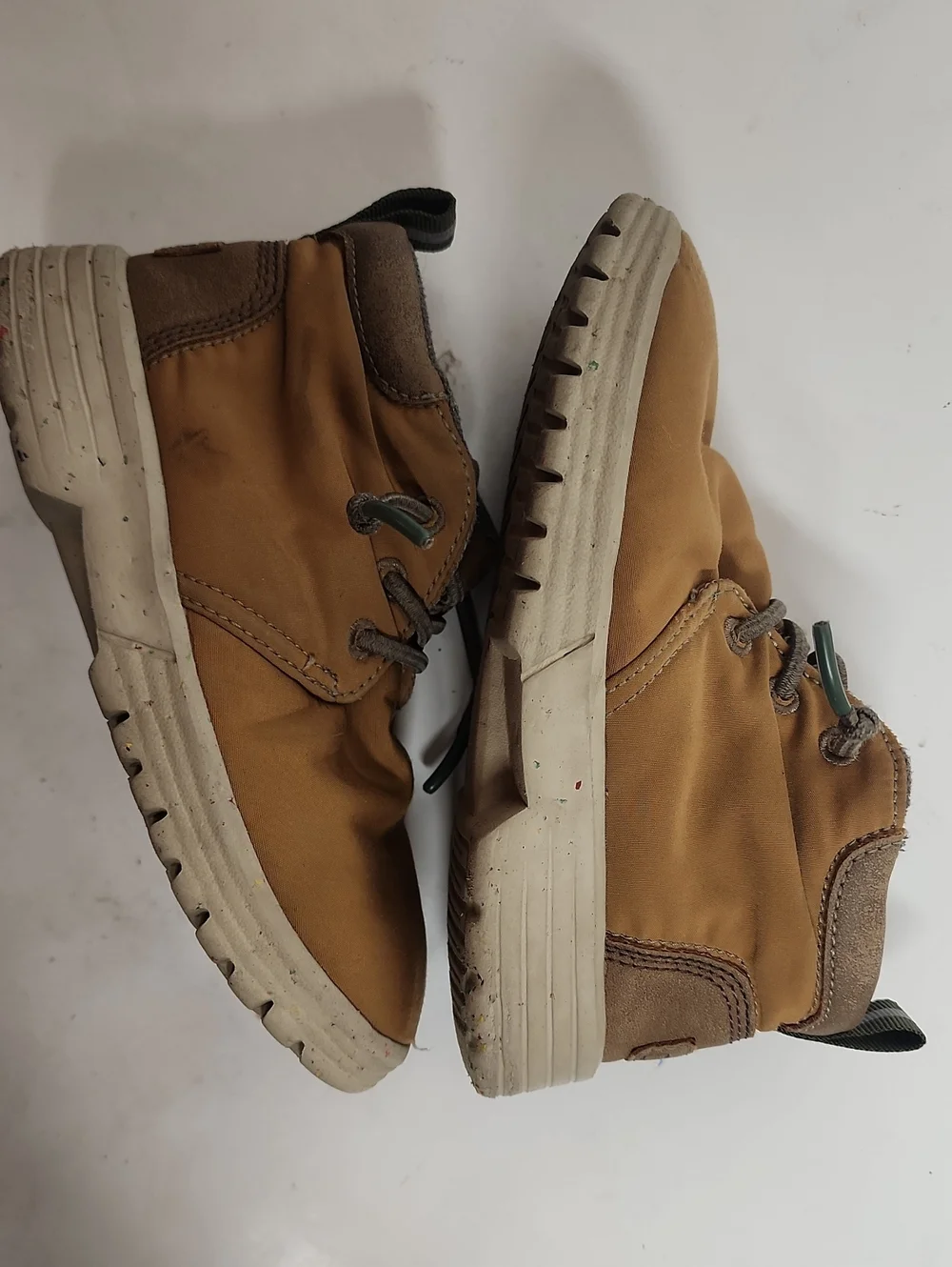 Hey Dude durable khaki